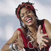 Dee Dee Bridgewater photo provided by Last.fm