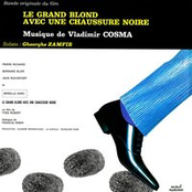 Le Grand Blond Avec Une Chaussure Noire