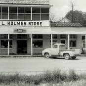 The Legend of Holmes Store and the Seven Bandits