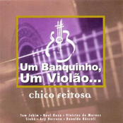 Um Banquinho, um Violão...