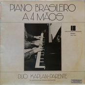 Piano brasileiro a 4 mãos