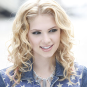 Claudia Lee