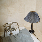 Amie Blu: crumbs in my bed