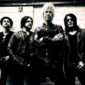 Duff Mckagan's Loaded