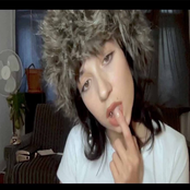 Deine Freundin weint