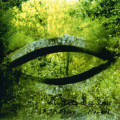 Né L'être... Éternel