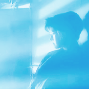 この瞬間に凍りついたまま、永遠に