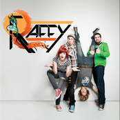 Le Faux Est À La Mode