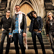 Stone Temple Pilots With Chest