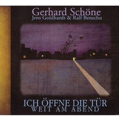 Ich öffne die Tür weit am Abend