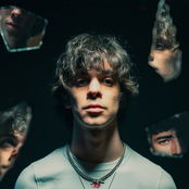 Ezra: glass house (feat. Braden Bales)