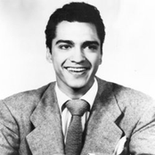 Gil Bernal