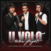 il volo...takes flight