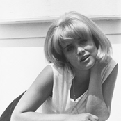 sue lyon