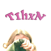 Она любит аниме