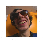 Chuck's Single - Single