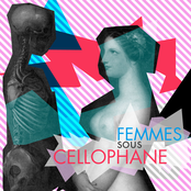 Femmes sous cellophane
