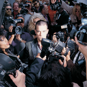 Robbie Williams: Life Thru a Lens