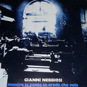 Mentre La Gente Se Crede Che Vola