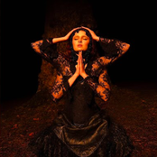 Valencia Grace: Opera