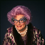 dame edna everage