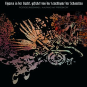 Figuren in der Nacht, geführt von der Leuchtspur der Schnecken