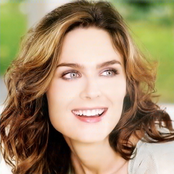 emily deschanel