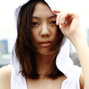 He's in love with her - Single – 今週のシングル
