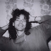 4 tracks (no official album)