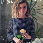 По щекам слёзы