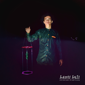 Stroll Down Pearl, the Night is Young