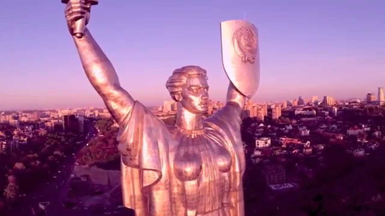 Песню бюст всемогущий