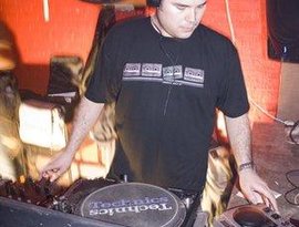 Simon Holmes 的头像