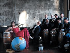 Pink Martini için avatar