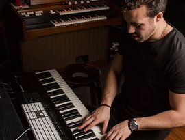 Brock Hewitt: Stories in Sound 的头像