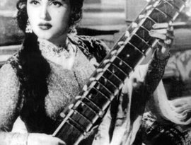 Kamal Ahmed feat Noor Jehan 的头像