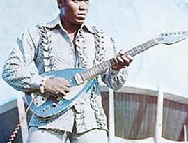 Lucky Aigbe Lebarty & The Barty's 的头像