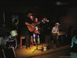 Trashy white band 的头像
