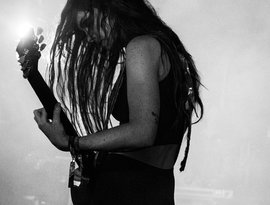 Emma Ruth Rundle のアバター