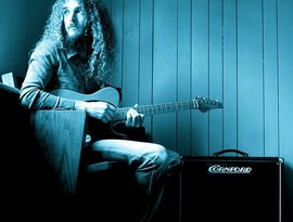 Guthrie Govan için avatar