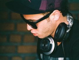 Night Grooves Drum & Bass Show 的头像