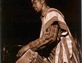 Solomon Ilori and his Afro-Drum Ensemble 的头像