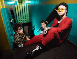 lovelytheband 的头像