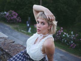 Bess Atwell 的头像
