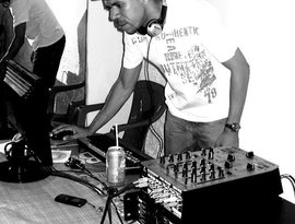€Festo DJ 的头像
