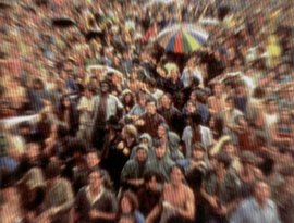 Avatar für Audience During Sunday Rainstorm
