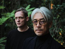 Alva Noto + Ryuichi Sakamoto için avatar