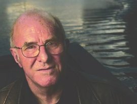 Clive James 的头像