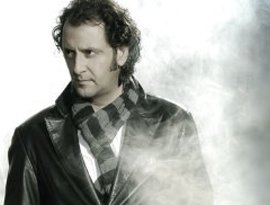 Yücel Arzen 的头像