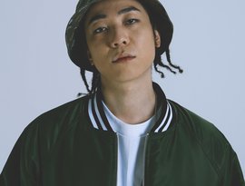 넉살 的头像